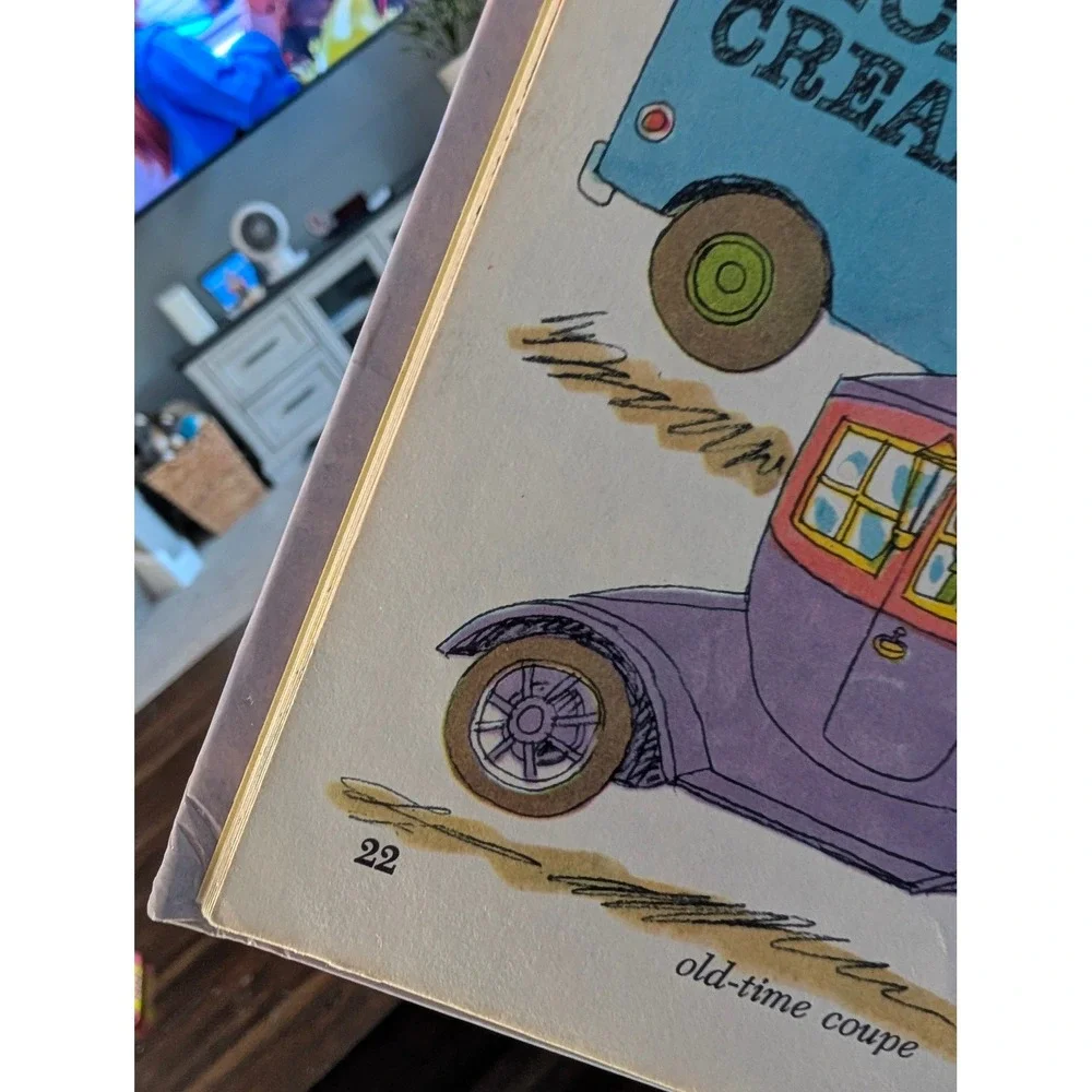 Richard Scarry's Cars and Trucks and Things That Go Golden Book Hardcover